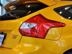 2013款 ST 2.0T 手动 橙色版