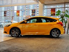 2013款 ST 2.0T 手动 橙色版