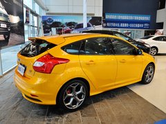 2013款 ST 2.0T 手动 橙色版