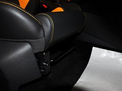 2013款 ST 2.0T 手动 橙色版
