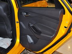 2013款 ST 2.0T 手动 橙色版