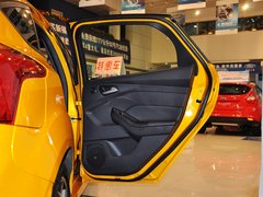 2013款 ST 2.0T 手动 橙色版