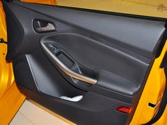 2013款 ST 2.0T 手动 橙色版