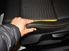 2013款 ST 2.0T 手动 橙色版