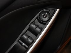 2013款 ST 2.0T 手动 橙色版