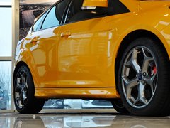 2013款 ST 2.0T 手动 橙色版