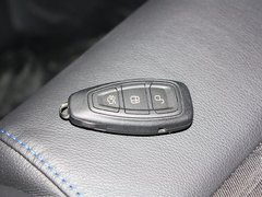 2013款 ST 2.0T 手动 橙色版