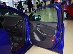 2013款 ST 2.0T 手动 橙色版