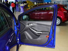 2013款 ST 2.0T 手动 橙色版