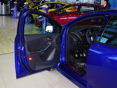 2013款 ST 2.0T 手动 橙色版