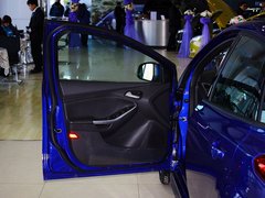 2013款 ST 2.0T 手动 橙色版