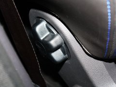 2013款 ST 2.0T 手动 橙色版