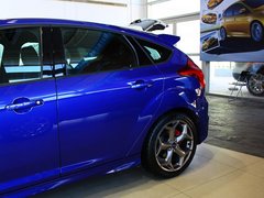 2013款 ST 2.0T 手动 橙色版
