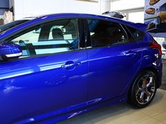 2013款 ST 2.0T 手动 橙色版