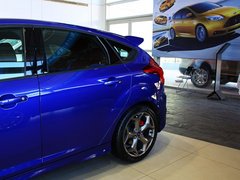 2013款 ST 2.0T 手动 橙色版