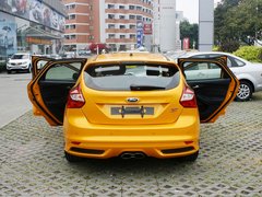 2013款 ST 2.0T 手动 橙色版