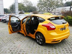 2013款 ST 2.0T 手动 橙色版