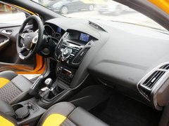 2013款 ST 2.0T 手动 橙色版