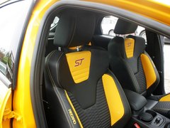 2013款 ST 2.0T 手动 橙色版