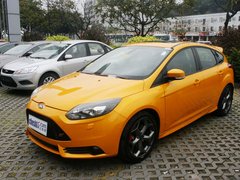 2013款 ST 2.0T 手动 橙色版