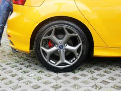 2013款 ST 2.0T 手动 橙色版