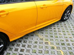 2013款 ST 2.0T 手动 橙色版