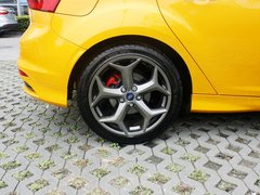2013款 ST 2.0T 手动 橙色版