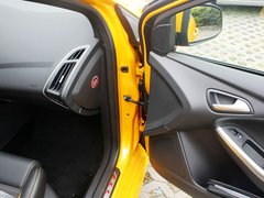 2013款 ST 2.0T 手动 橙色版