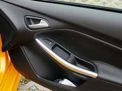 2013款 ST 2.0T 手动 橙色版