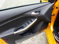 2013款 ST 2.0T 手动 橙色版