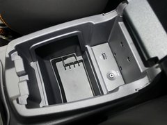 2013款 ST 2.0T 手动 橙色版