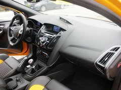 2013款 ST 2.0T 手动 橙色版
