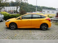2013款 ST 2.0T 手动 橙色版