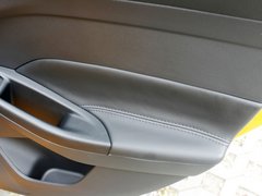 2013款 ST 2.0T 手动 橙色版
