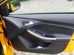 2013款 ST 2.0T 手动 橙色版