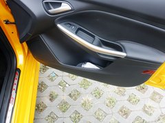 2013款 ST 2.0T 手动 橙色版