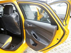 2013款 ST 2.0T 手动 橙色版