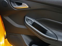 2013款 ST 2.0T 手动 橙色版