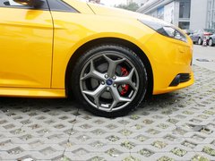 2013款 ST 2.0T 手动 橙色版