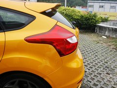 2013款 ST 2.0T 手动 橙色版