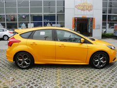 2013款 ST 2.0T 手动 橙色版