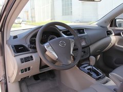 东风日产  轩逸 1.8 XL CVT 中控台左侧