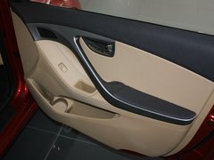 2012款 1.6L 自动 尊贵型
