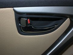 2012款 1.6L 自动 尊贵型