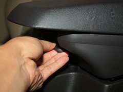 2012款 1.6L 自动 尊贵型