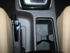 2012款 1.6L 自动 尊贵型