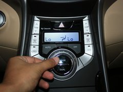 2012款 1.6L 自动 尊贵型