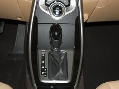 2012款 1.6L 自动 尊贵型