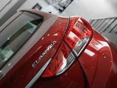 2012款 1.6L 自动 尊贵型