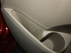 2012款 1.6L 自动 尊贵型